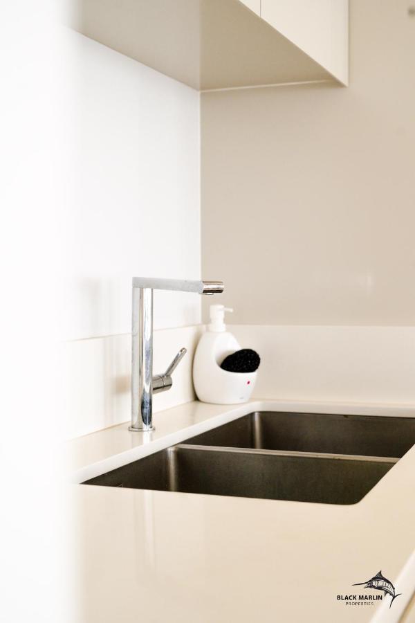 Black Marlin Apartments Pereybere Beach Ngoại thất bức ảnh