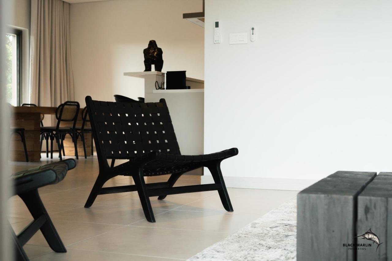 Black Marlin Apartments Pereybere Beach Ngoại thất bức ảnh
