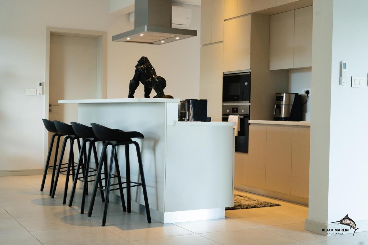 Black Marlin Apartments Pereybere Beach Ngoại thất bức ảnh