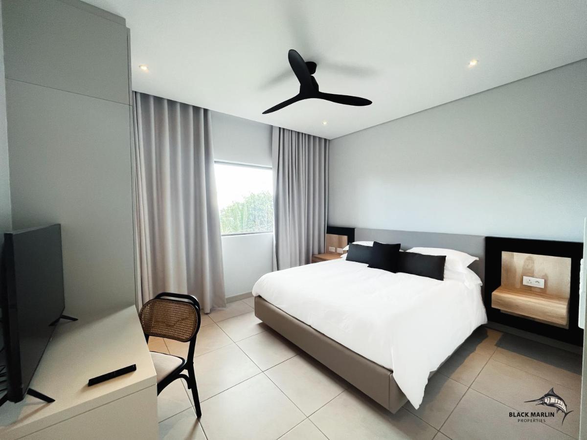 Black Marlin Apartments Pereybere Beach Ngoại thất bức ảnh