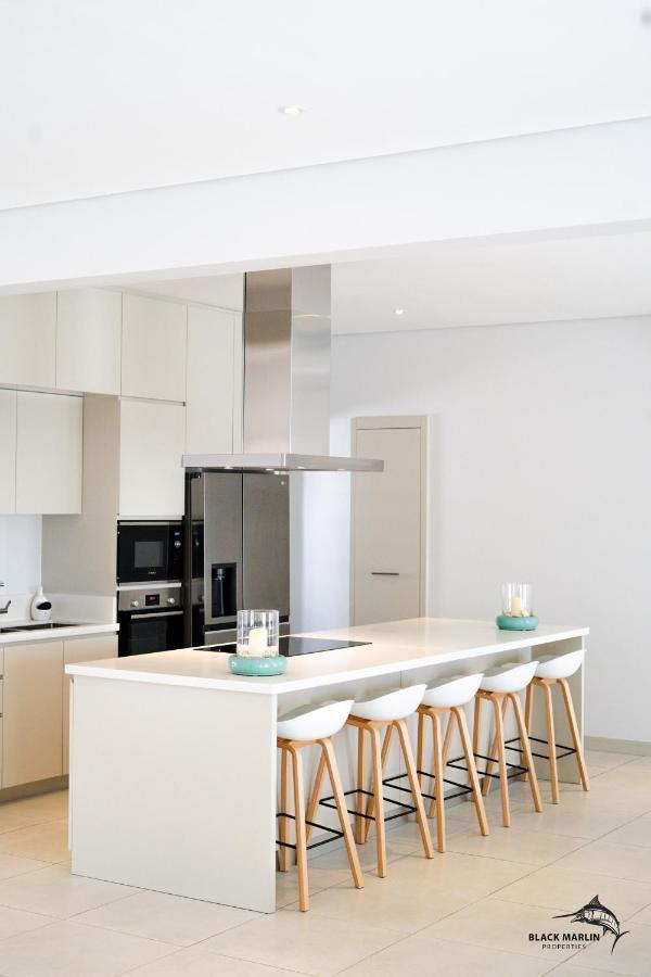 Black Marlin Apartments Pereybere Beach Ngoại thất bức ảnh