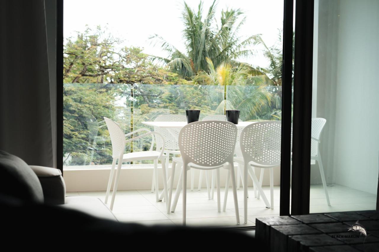 Black Marlin Apartments Pereybere Beach Ngoại thất bức ảnh